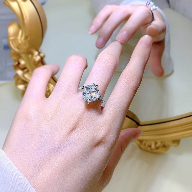 New high simulation diamond ring 11 * 11 white G-color ice Flower cut diamond style wedding ring for women - MOWTE