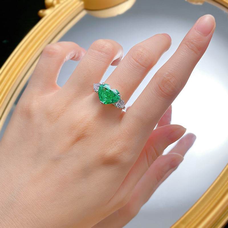 High carbon diamond ring with 925 silver throughout 10 * 12 emerald green ice flower cut heart-shaped women's ring - MOWTE