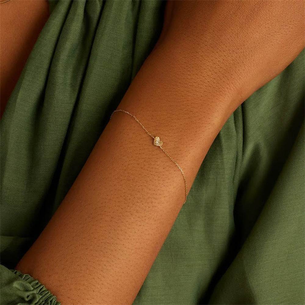 S925 pure silver heart-shaped texture diamond inlaid bracelet - MOWTE