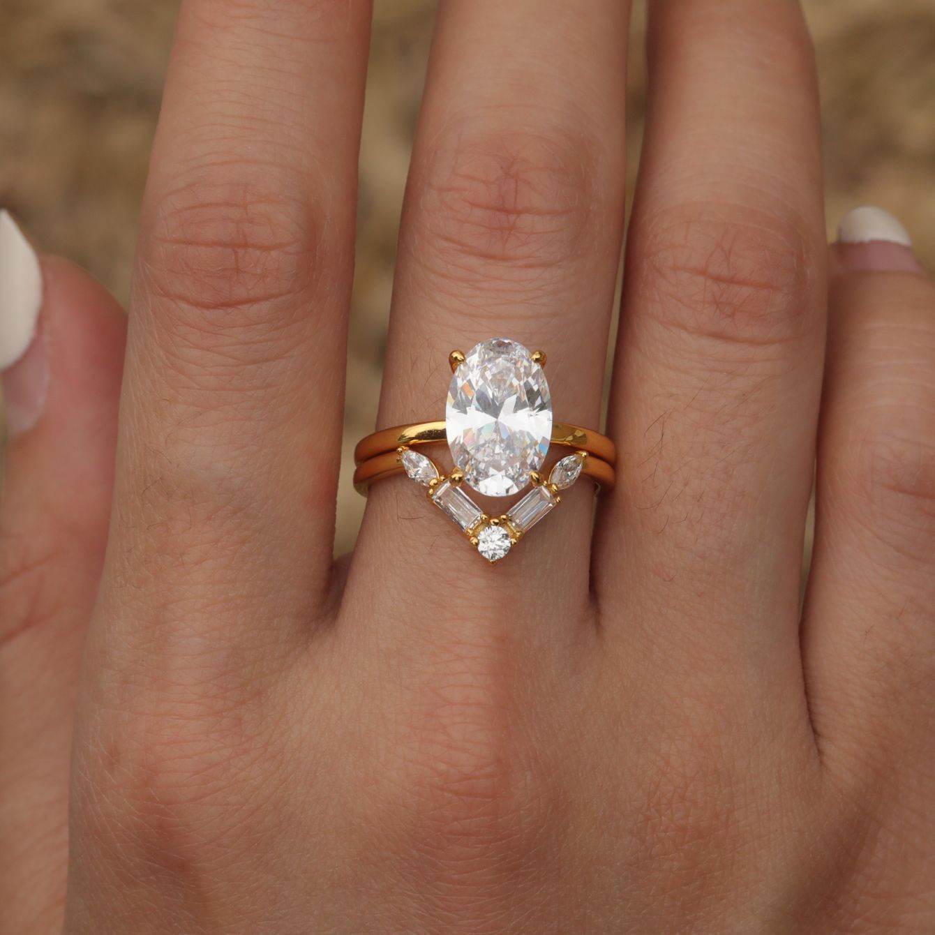 S925 silver two-piece 4.5ct moissanite ring with egg shaped main stone exquisite geometric design - MOWTE