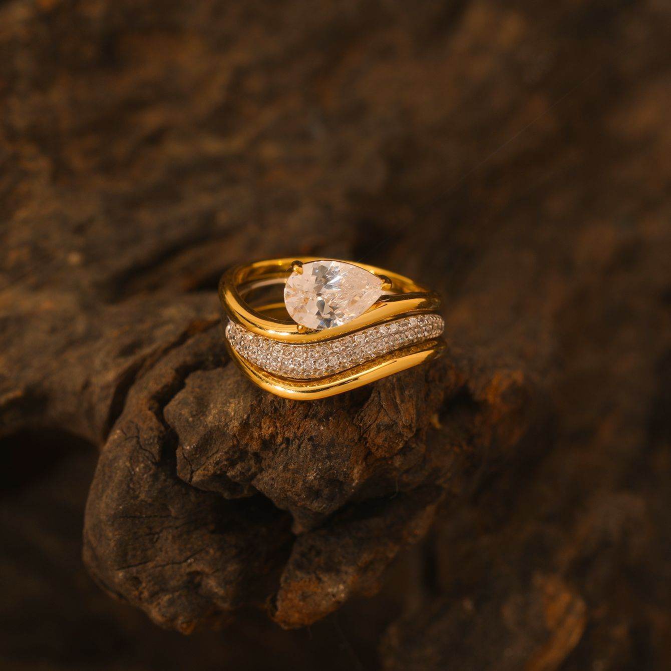 S925 Silver Three-Piece Set Moissanite Ring 1.5ct Pear-Cut Center Stone Exquisite for Stacking - MOWTE