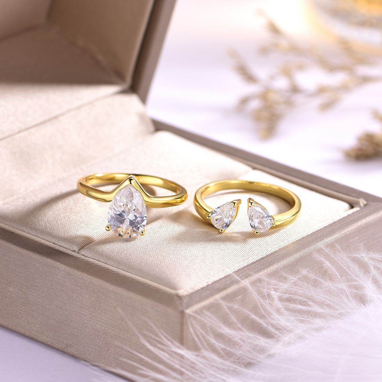 S925 Silver Two-Piece Set Moissanite Ring 1.75ct Pear-Cut Center Stone Exquisite for Stacking - MOWTE