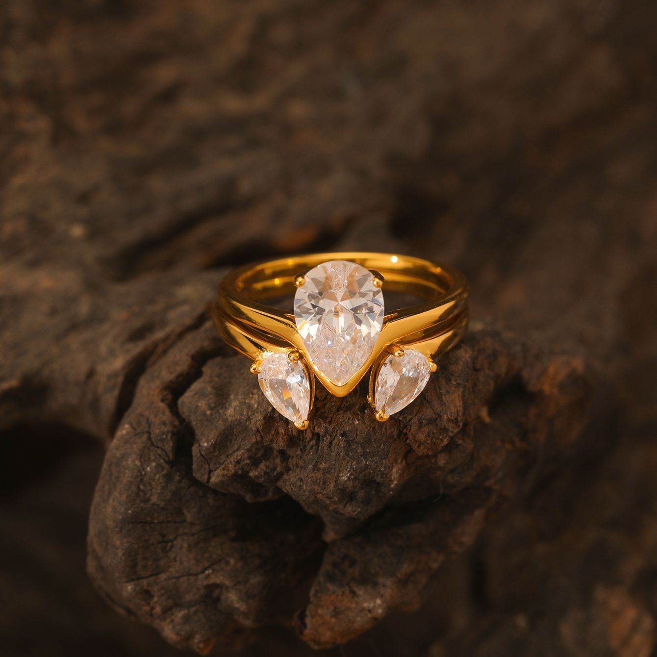 S925 Silver Two-Piece Set Moissanite Ring 1.75ct Pear-Cut Center Stone Exquisite for Stacking - MOWTE