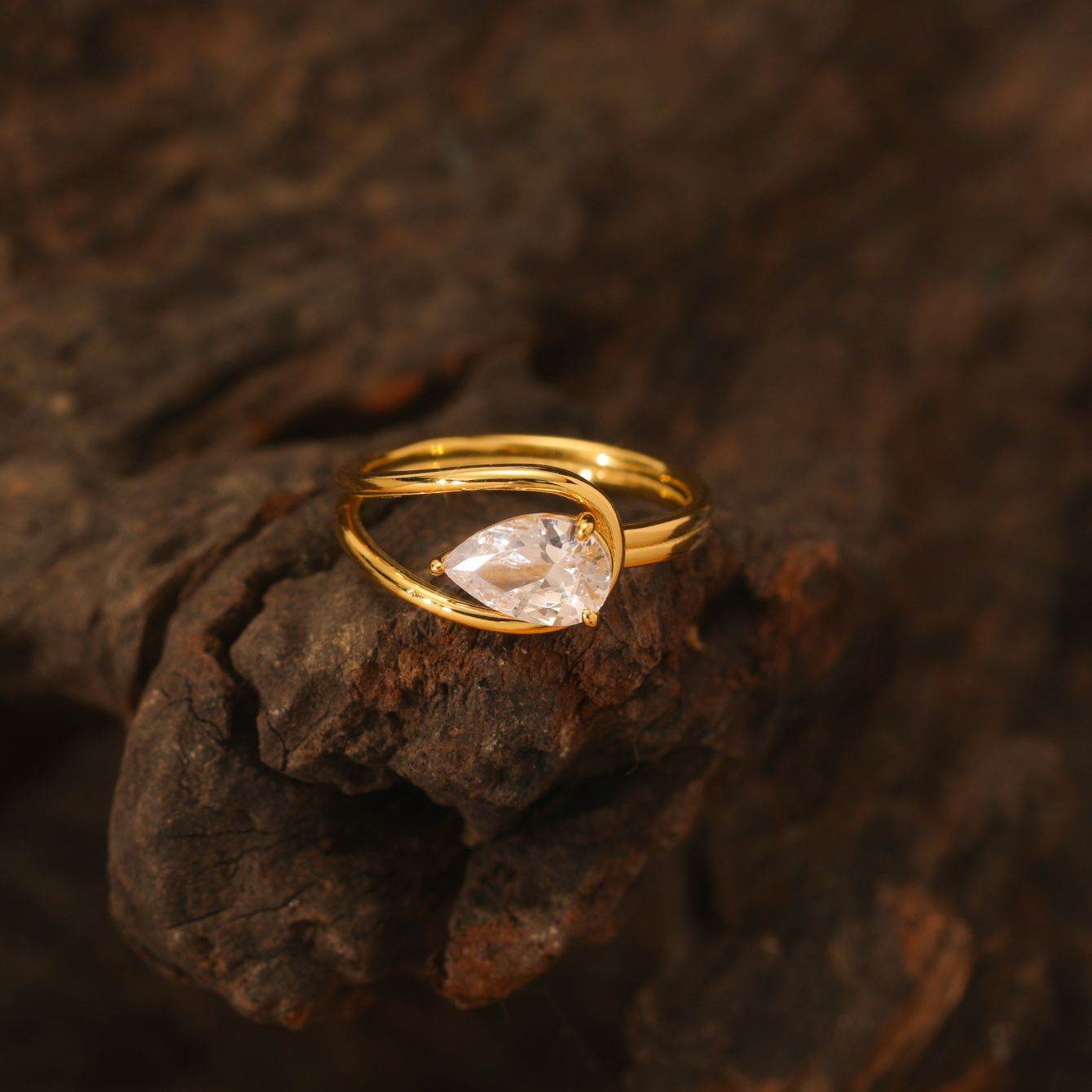 S925 Silver Ring with 1.5ct Pear-Cut Center Stone Exquisite wedding ring - MOWTE