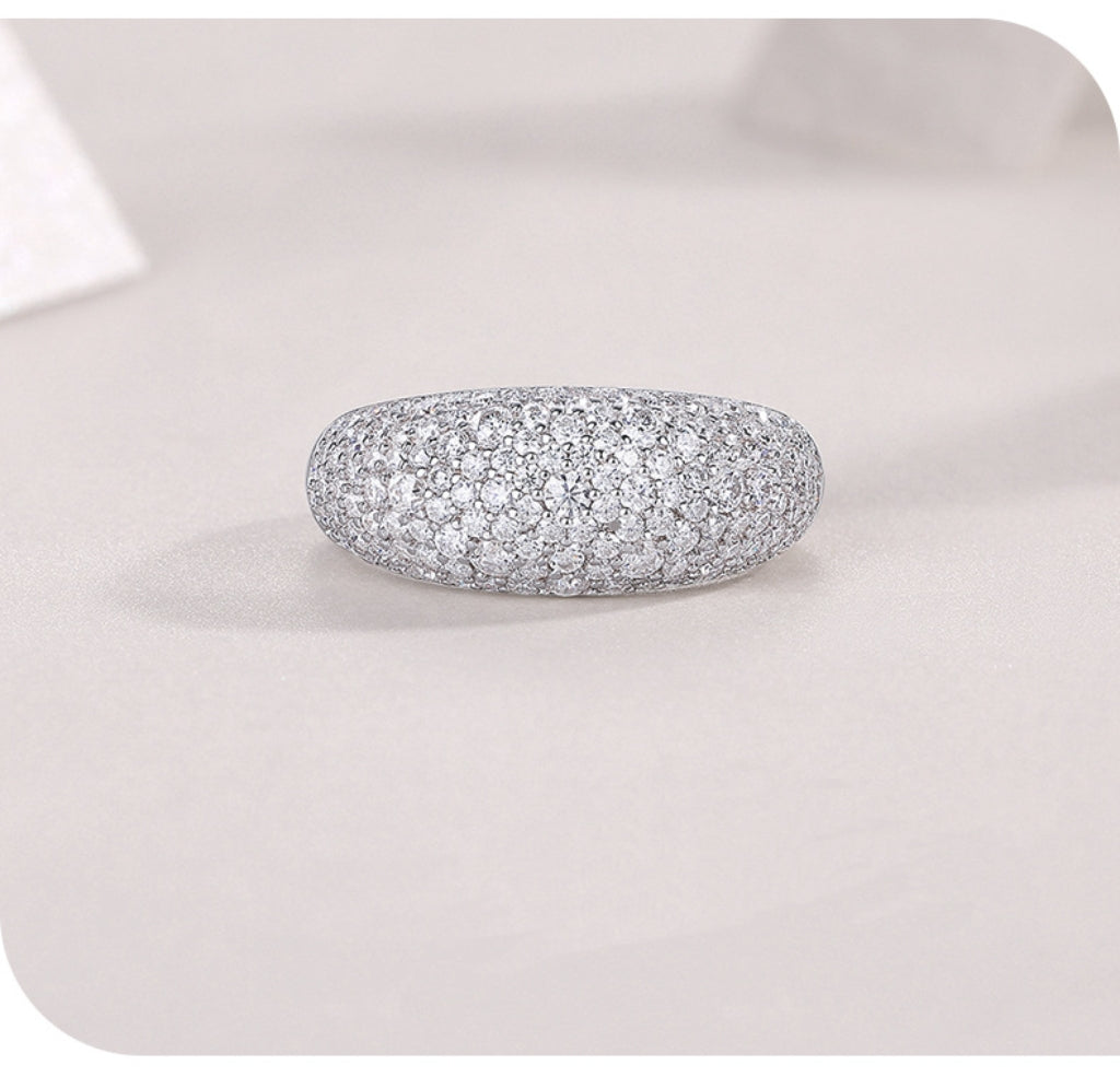 Light Luxury Exquisite S925 Sterling Silver Moissanite Ring with Full Pavé Diamonds