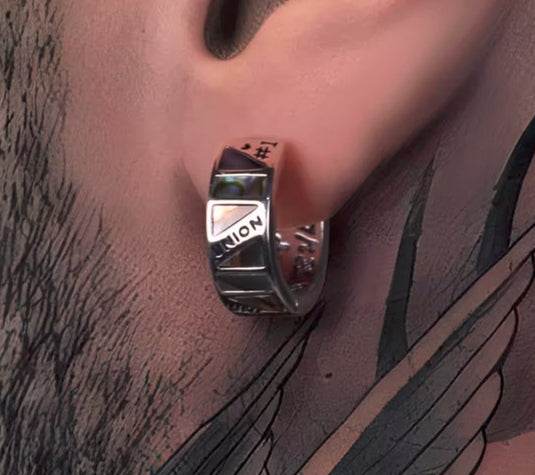 Personalized hip-hop shell handsome men's silver earrings - MOWTE