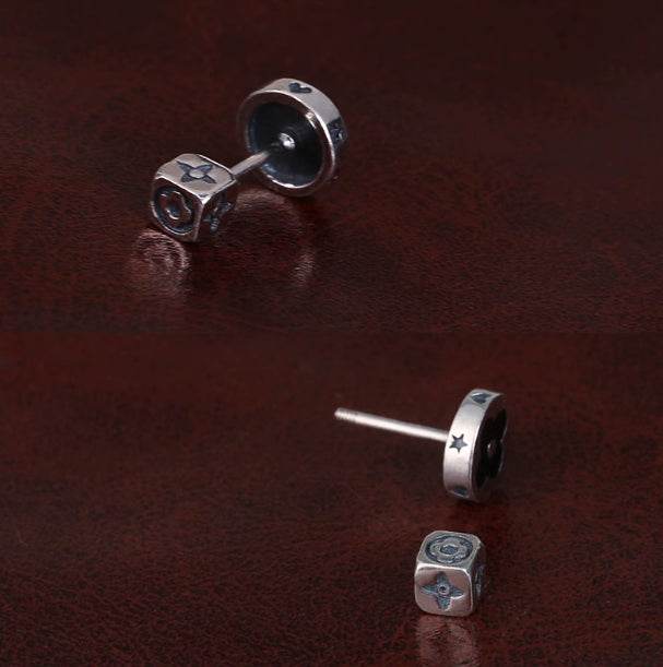 Retro distressed screw ear bone nails black studs - MOWTE