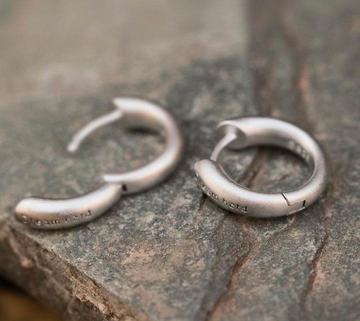 Versatile design of sterling silver earrings - MOWTE