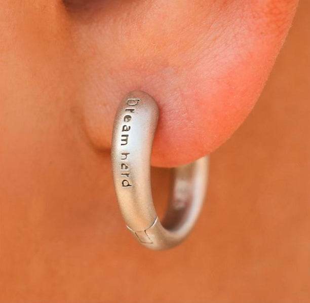 Versatile design of sterling silver earrings - MOWTE