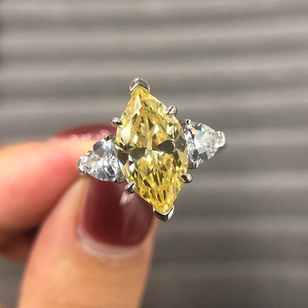 Luxurious S925 silver set with high carbon diamond marquise cut ring 3 carats - MOWTE