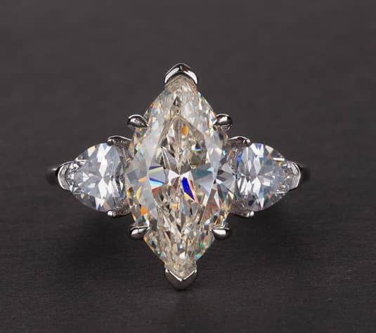Luxurious S925 silver set with high carbon diamond marquise cut ring 3 carats - MOWTE