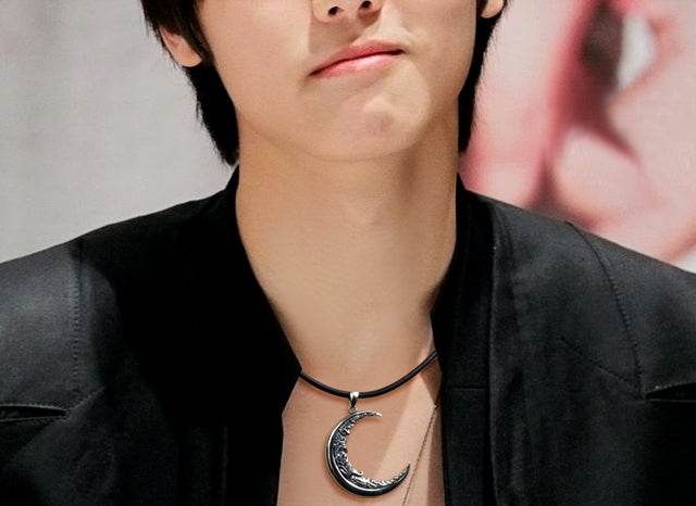 Men's fashion sterling silver moon pendant & necklace - MOWTE