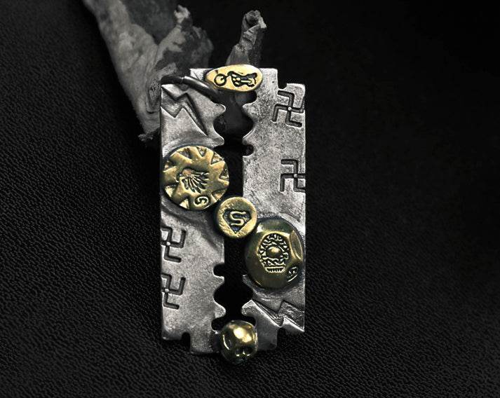 Blade pendant - MOWTE