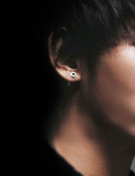 Men's fashion screw silver ear stud - MOWTE