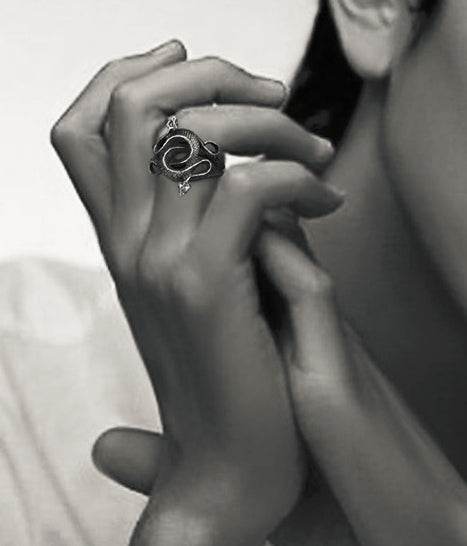 Men's fashion twin snake sterling silver ring - MOWTE