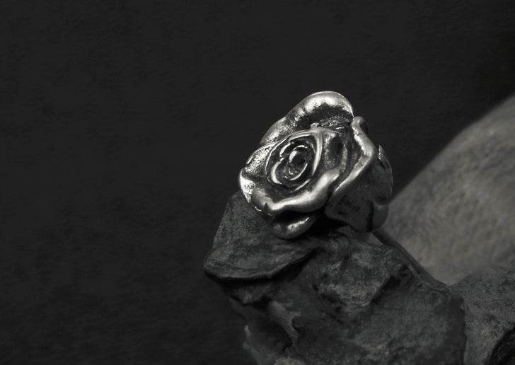 Men's fashion rose skeleton ear stud - MOWTE