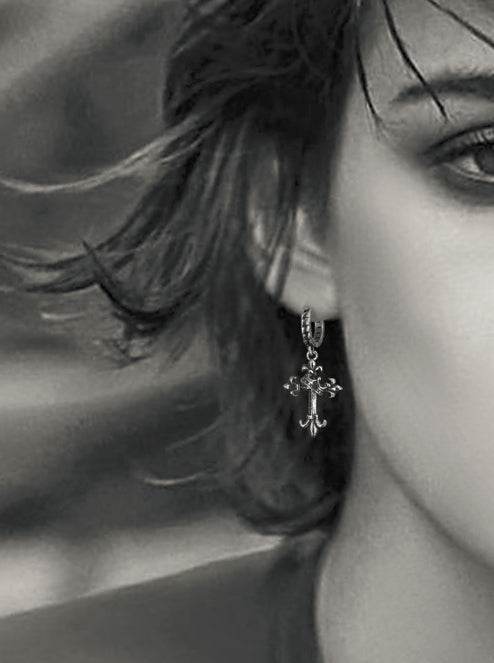 Men's vintage cross ear stud - MOWTE