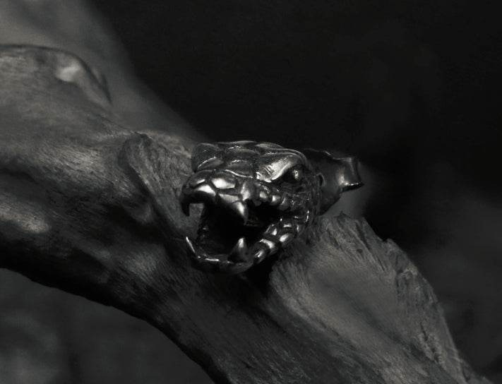 Men's fashion snakehead ear stud - MOWTE