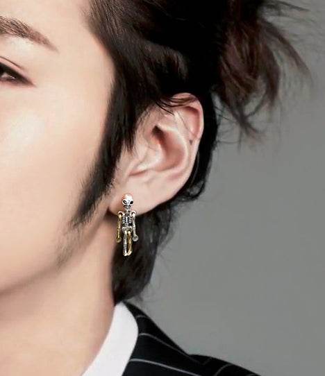 Men's fashion skeleton ear stud - MOWTE