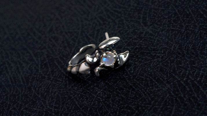 Men's scorpion ear stud - MOWTE