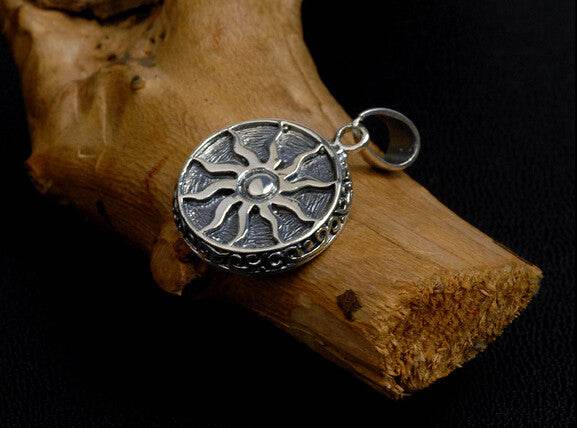 Sun pendant & necklace - MOWTE